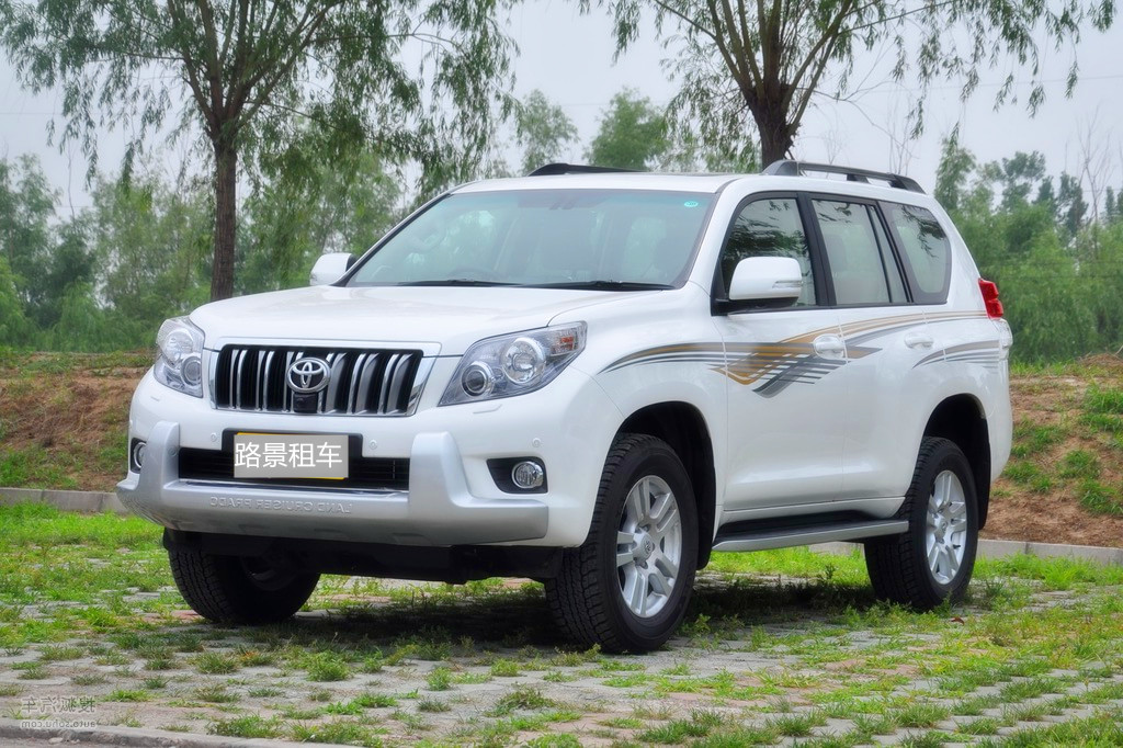 租辆越野车回家过节